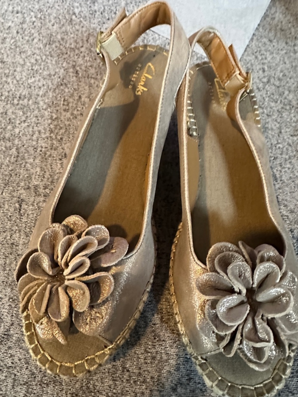 Clarks Women’s Leather Taupe Floral Slingback Espadrilles Sz 8.5
